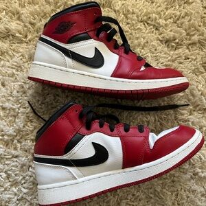 AIR JORDAN 1 MID GS “Chicago 2020”